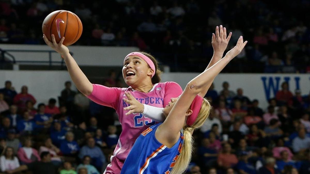Kentucky guard Makayla Epps went to the basket against Florida forward Brooke Copeland during the first half Sunday.