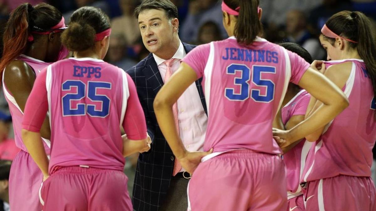 Kentucky head coach Matthew Mitchell talk with his team during the second half Sunday, Feb. 21, 2016 in Lexington, Ky.