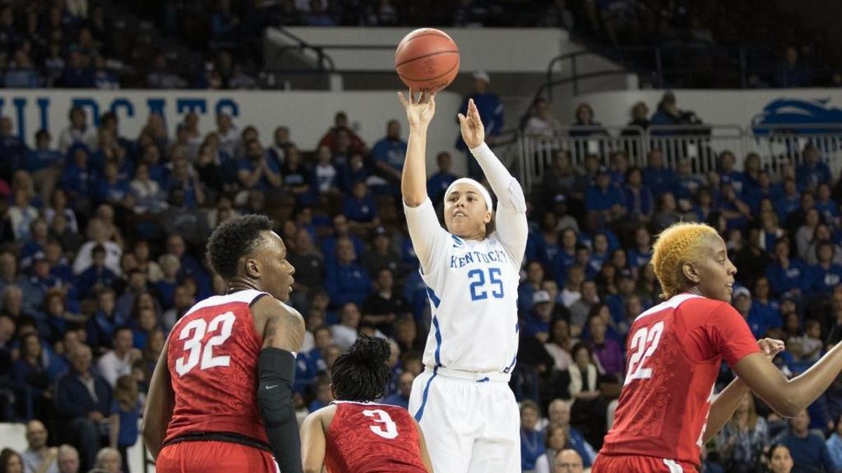 Kentucky Wildcats' Makayla Epps (25) as UK lost to Ohio State 82-68 at Memorial Coliseum in the second round of NCAA on Sunday March 19, 2017 in Lexington, Ky.