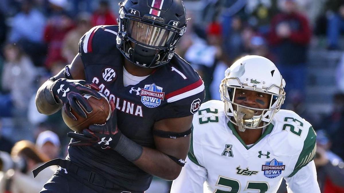 South Carolina wide receiver Deebo Samuel (1) is the Gamecocks’ primary offensive threat, but there are plenty more playmakers who will test Kentucky.