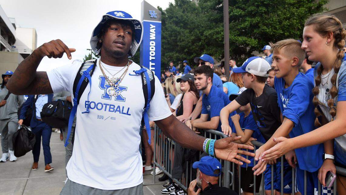 How frequent Josh Allen comparisons could foretell breakout year for Kentucky’s J.J. Weaver