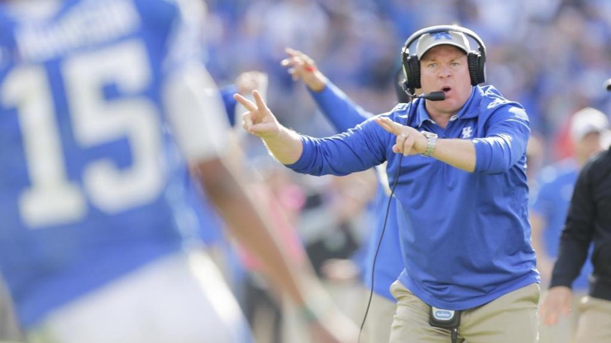 UK Coach Mark Stoops has 23 commitments for the recruiting class of 2017.