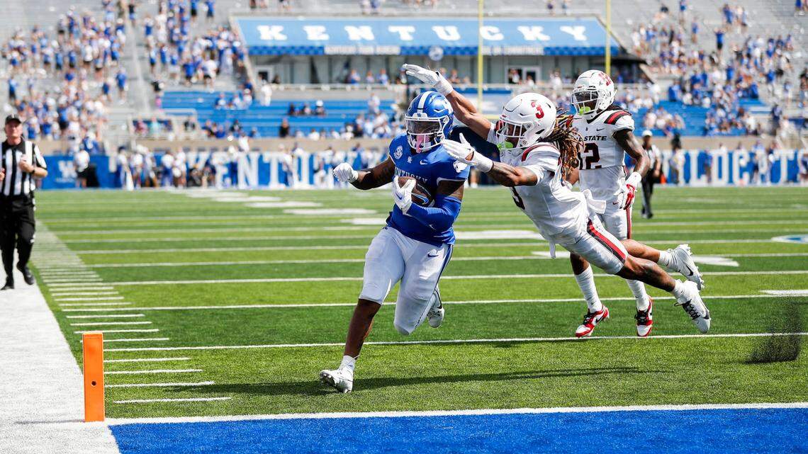 Stock watch: Who’s rising and who’s falling for Kentucky football after the opener