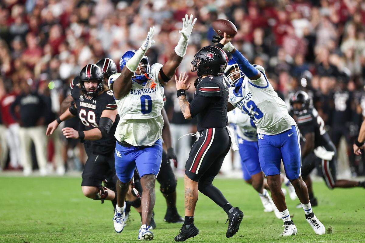 Kentucky football’s loss to South Carolina has left open the possibility that the Wildcats could fall to the lowest tier of SEC bowl games.