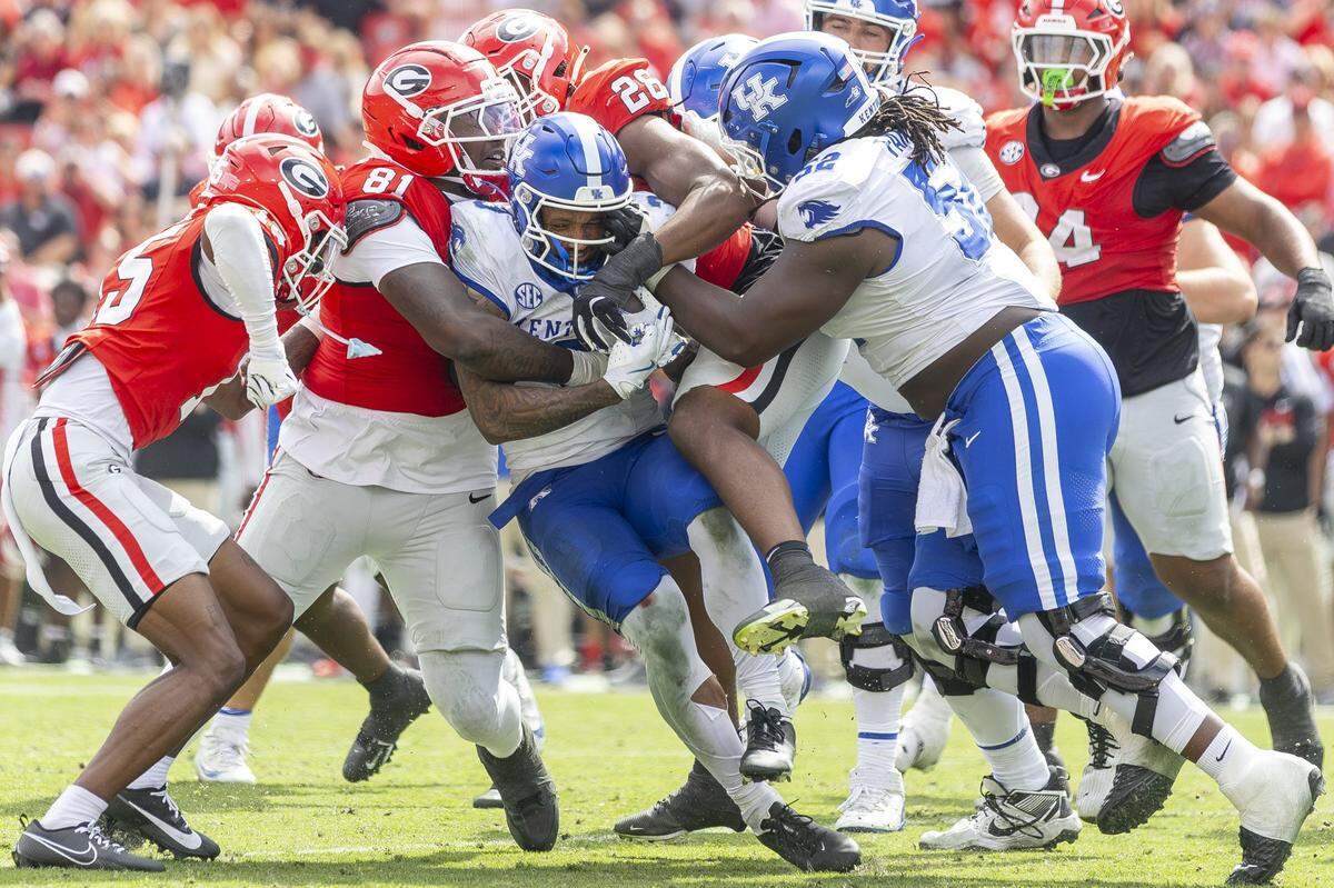 New Mexico State transfer Seth McGowan has totaled 431 rushing yards and seven touchdowns in five games for Kentucky.