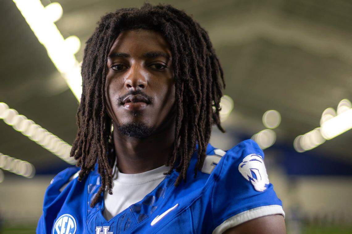 Kentucky football running back Jason Patterson was rated as a three-star recruit at Sneads High School in Florida.