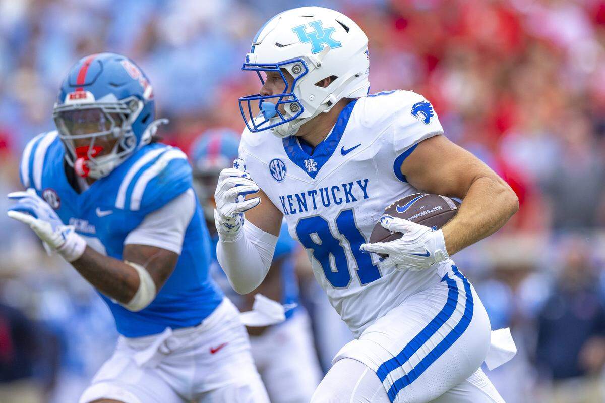 Kentucky sophomore tight end Willie Rodriguez (81) has the ability to be a breakout player for the Wildcats in 2025.