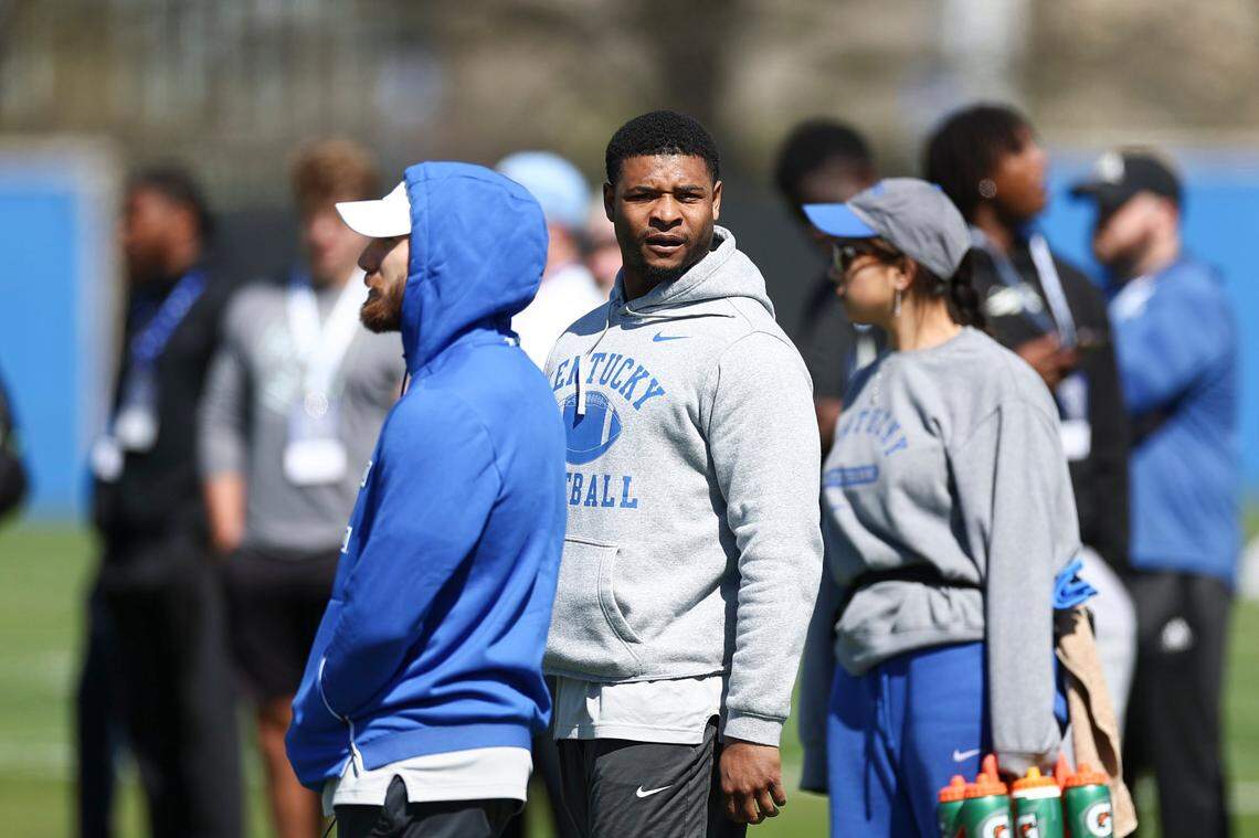 UK football receivers coach Daikiel Shorts is reportedly reuniting with his former coach Dana Holgorsen at Nebraska.