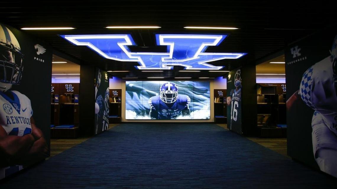 Kentucky now has two football commitments from players in the class of 2018.