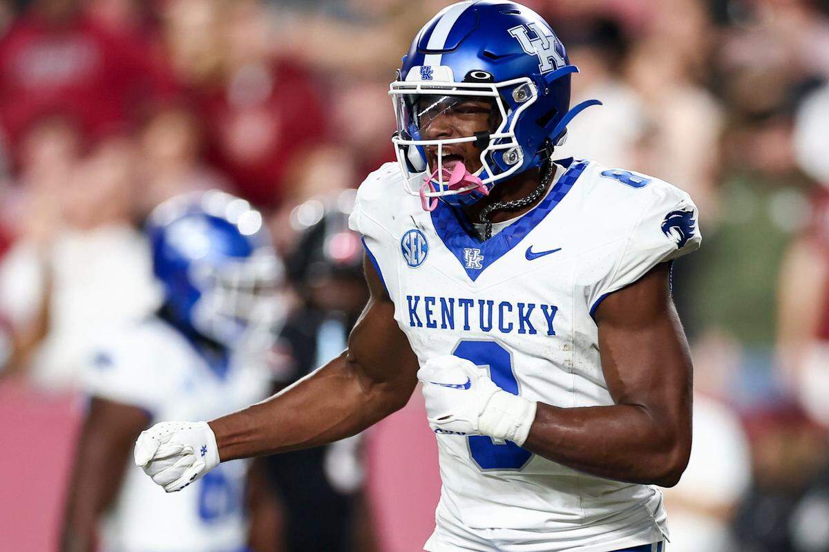 Louisville native Izayah Cummings recorded his first receptions of the season with three catches for 43 yards last week at South Carolina.