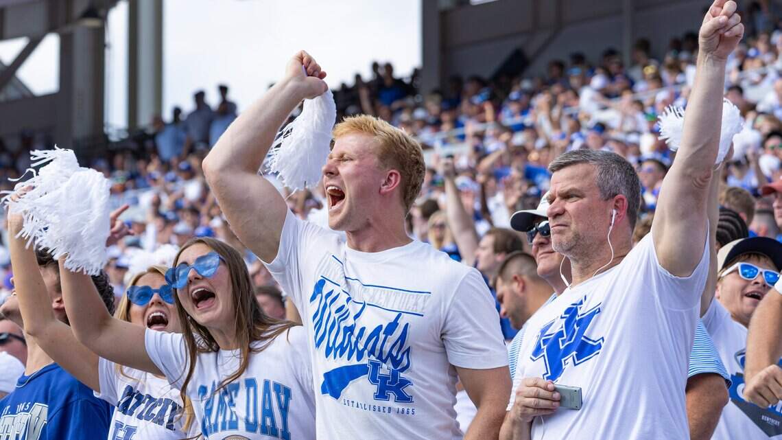 How many season ticket packages UK football sold for Will Stein’s first season