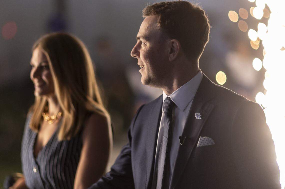 Will Stein was introduced as Kentucky’s football coach on Dec. 3. Over the next month, he flew across the country multiple times while splitting his focus between UK and Oregon.