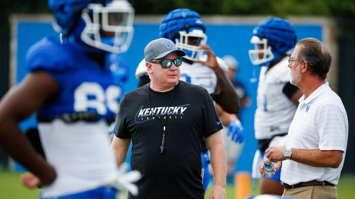 What to know about 2022 UK football schedule: game times, TV channels, streaming info
