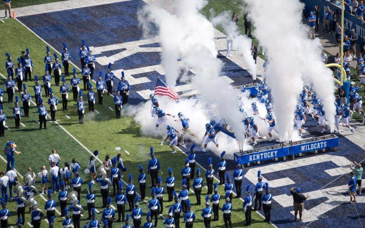 Kentucky (3-0, 1-0 SEC) hosts Florida (1-1, 1-0) on Saturday at 7:30 p.m. at Kroger Field in Lexington.