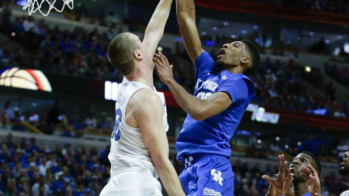 Kentucky Wildcats forward Marcus Lee (0) put in two of his 10 points as Kentucky played Duke on Tuesday November 16, 2015 in Chicago. 