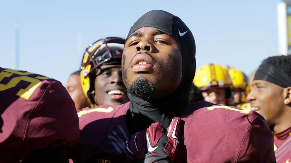 De’Niro Laster transferred to Kentucky from Minnesota.