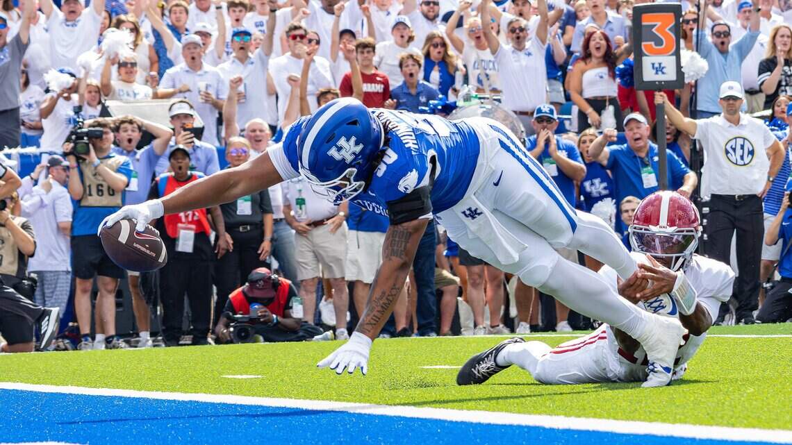 UK lineman Mi’Quise Humphrey-Grace has knack for finding the end zone