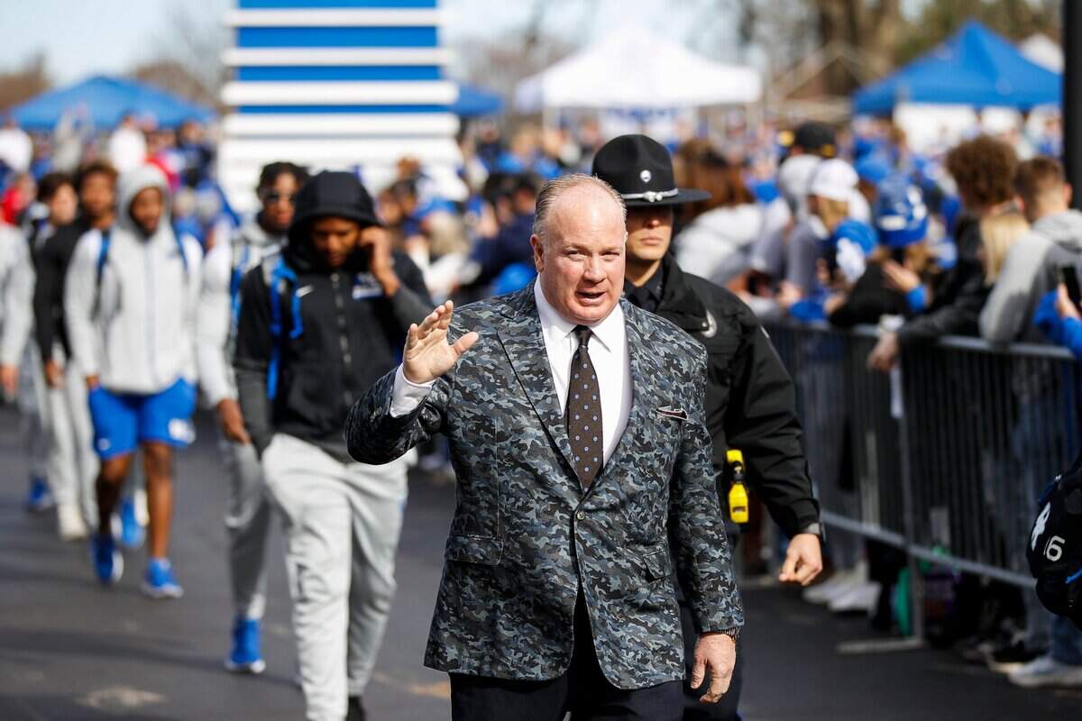 Mark Stoops and Kentucky football will learn their bowl destination Sunday afternoon, marking the seventh consecutive season the program has played in a bowl.