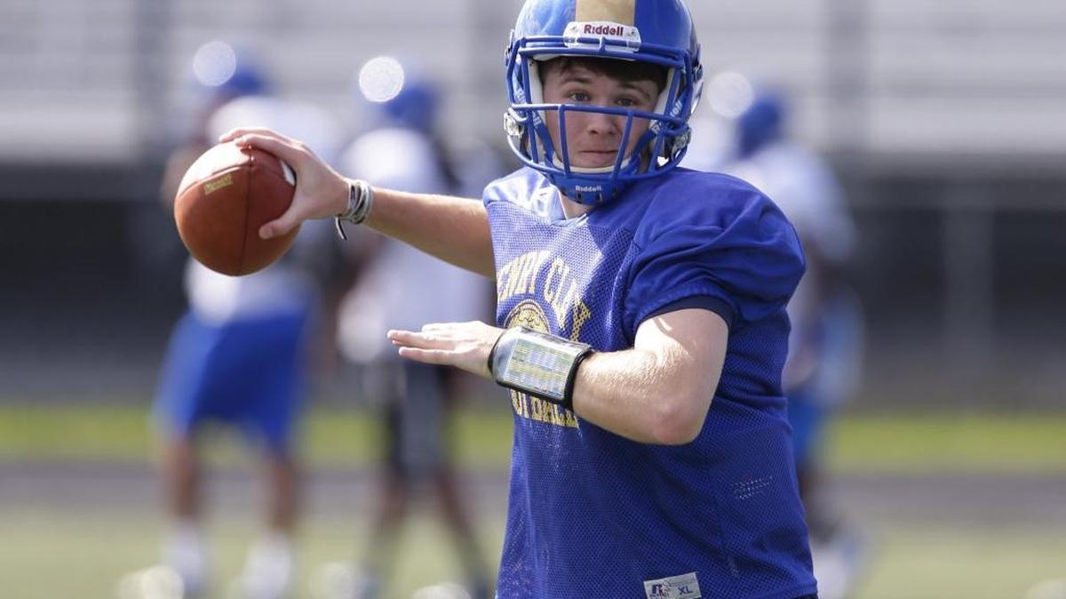 Henry Clay quarterback Greg Couch is the nephew of former UK great Tim Couch. His father, also Greg Couch, was a standout quarterback at Eastern Kentucky.