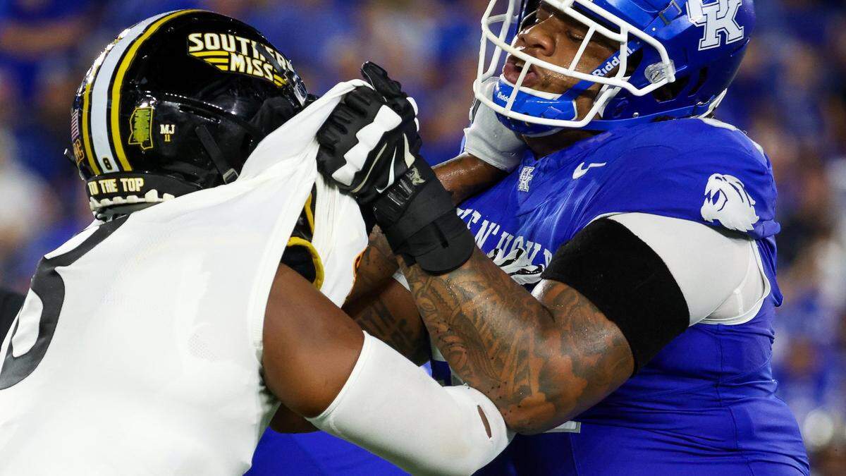 Kentucky right tackle Gerald Mincey will not be available to play against his former team at Tennessee this weekend after making headlines during the winter with his comments about the Volunteers.