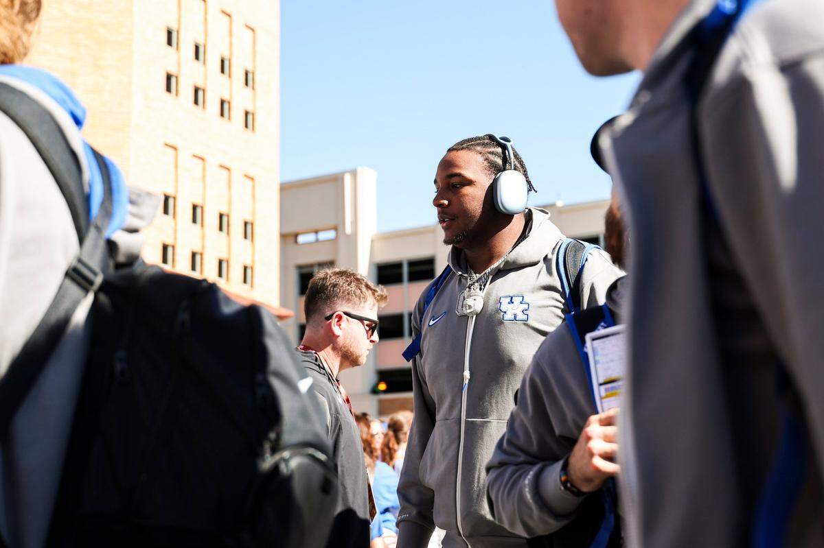 Former Kentucky football defensive lineman Deone Walker revealed Tuesday a back injury affected his play throughout the 2024 season.