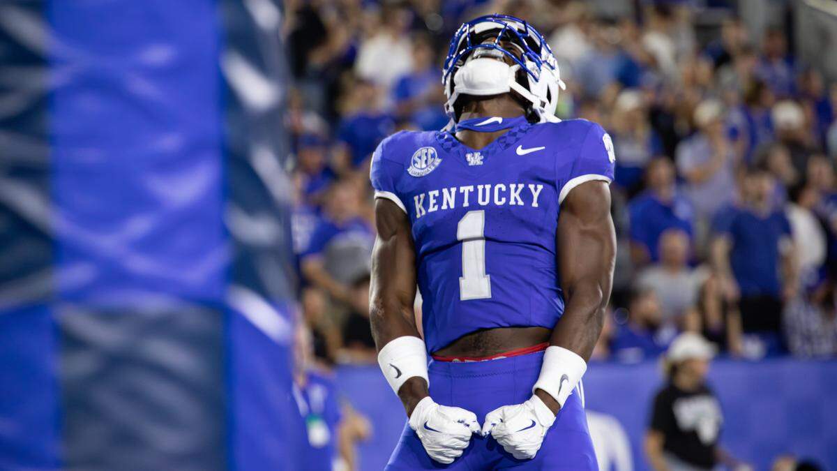 Alabama transfer Kendrick Law leads Kentucky with 19 catches for 174 yards.