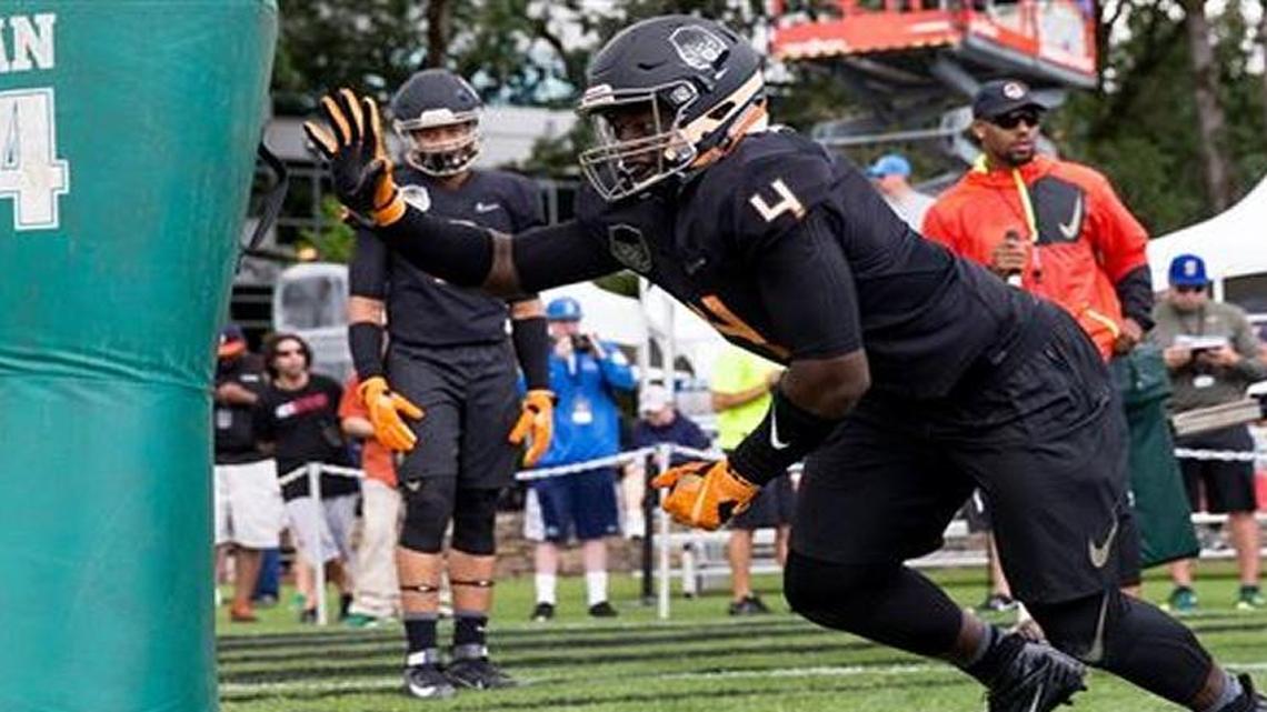 Joshua Paschal is ranked as the No. 11 strongside defensive end in the 2017 class, and he’s likely to rise in the rankings.