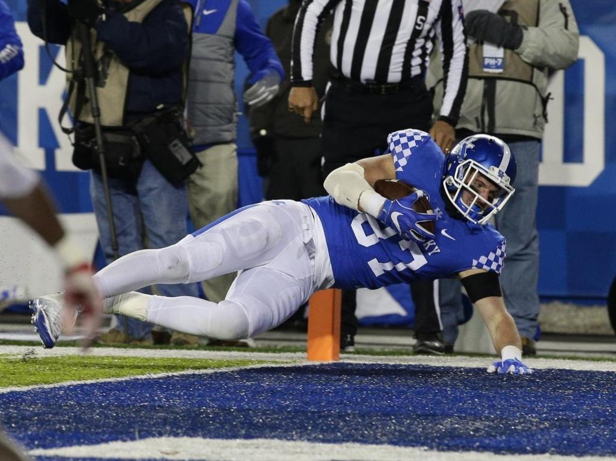 Kentucky tight end C.J. Conrad finished fourth on the team in receptions with 19 for 262 yards and four touchdowns last season despite battling a sore shoulder.