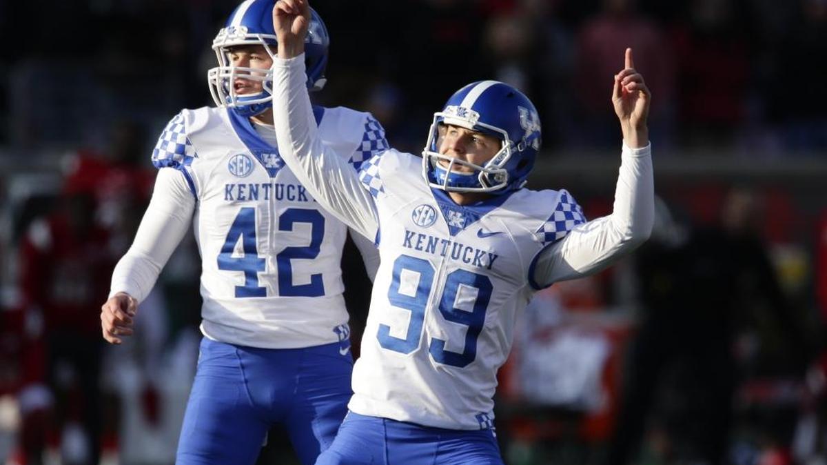 Kentucky kicker Austin MacGinnis (99) celebrated his game-winning 47-yard field goal Saturday.