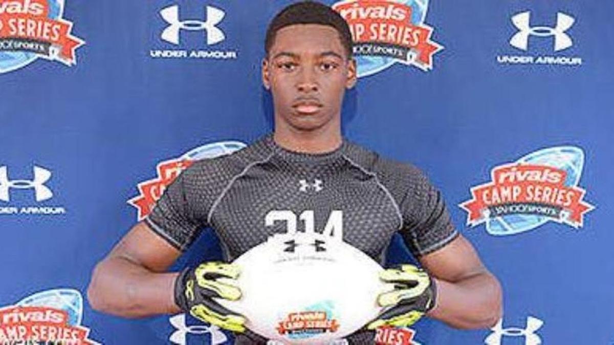 Russ Yeast committed to Kentucky in July 2015. On Thursday night, the son of UK great Craig Yeast, announced he was no longer committed to Kentucky.
