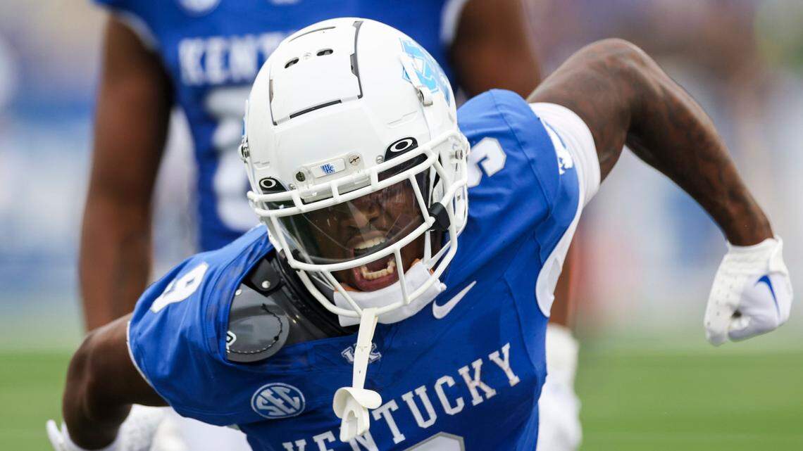 Kentucky football stock watch: Tayvion Robinson is making a strong early impression