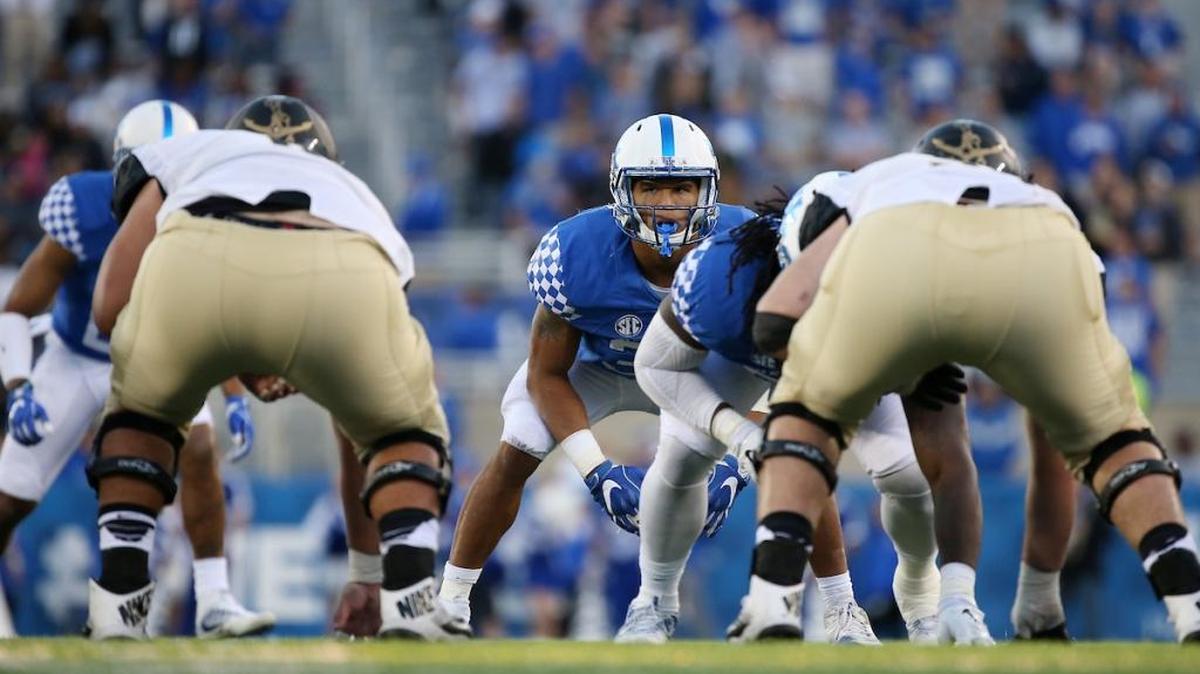 Kentucky linebacker Jordan Jones, center, has been named to the 2017 Bronko Nagurski Trophy preseason watch list, which will honor the nation’s best defensive player.