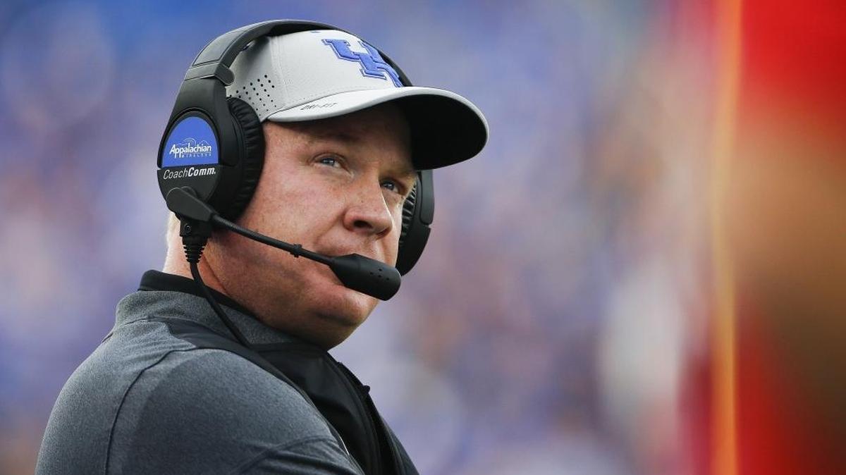 Mark Stoops expects Kentucky to lock up most of its recruiting class for 2018 this week.