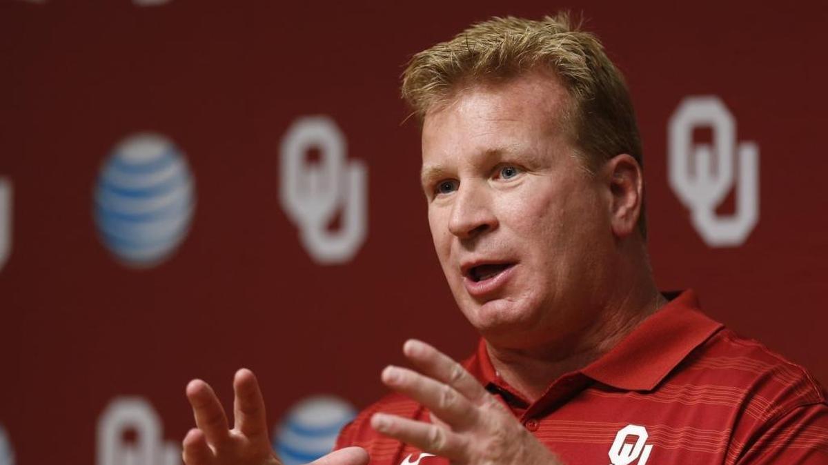 Mike Stoops was head coach at Arizona for eight seasons (2004-2011). He was the defensive coordinator at Florida Atlantic last season.
