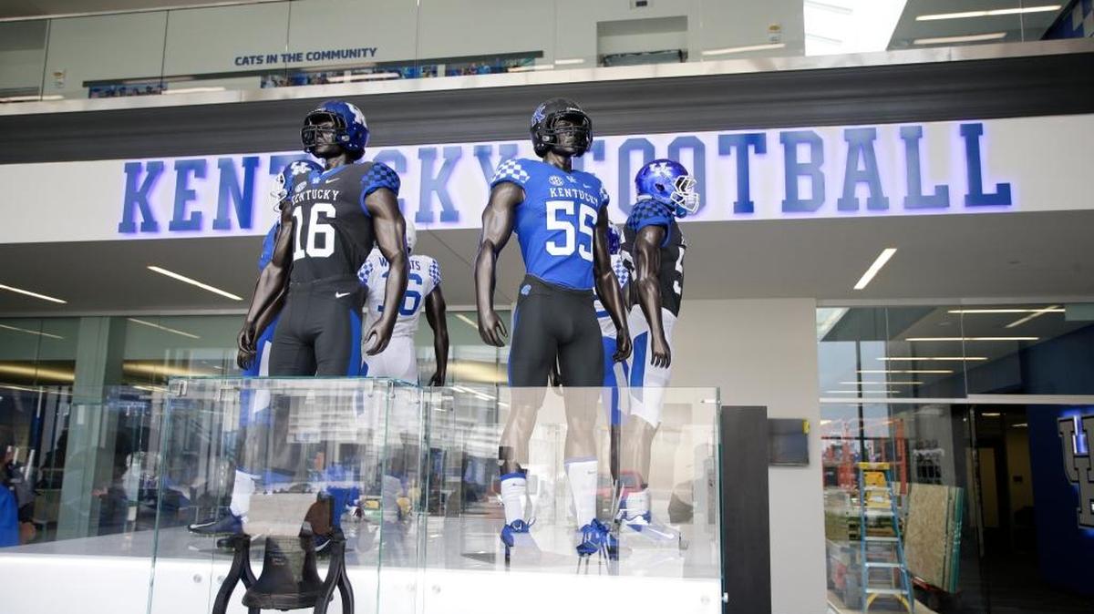 Kentucky now has 10 football commitments for the recruiting class of 2018.