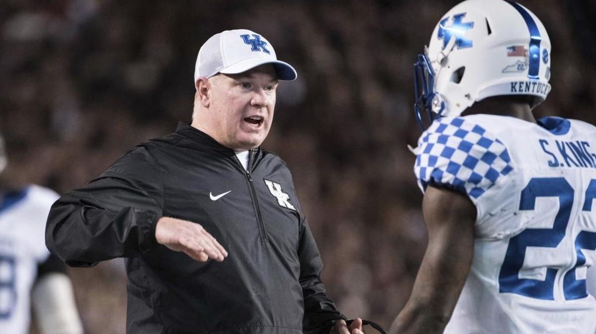 Kentucky head coach Mark Stoops takes his Wildcats to Athens, Ga., on Saturday.