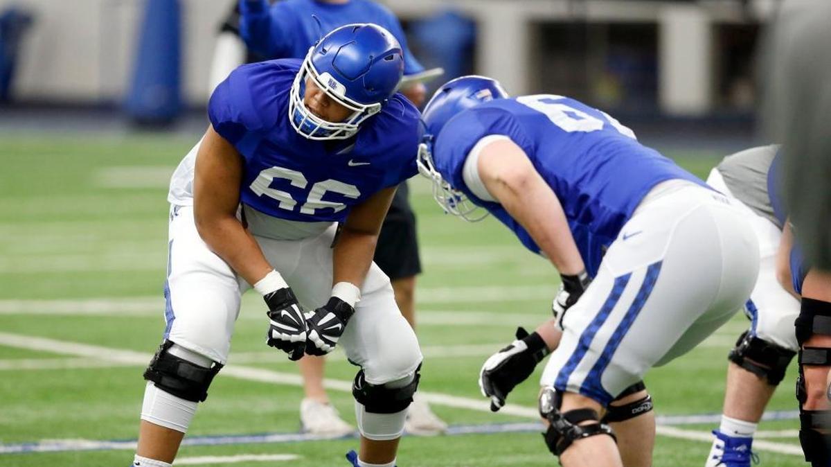 Naasir Watkins (66) will be out for several weeks, leaving Kentucky short at left tackle, Coach Mark Stoops said on Monday before the Cats travel to Texas A&M.