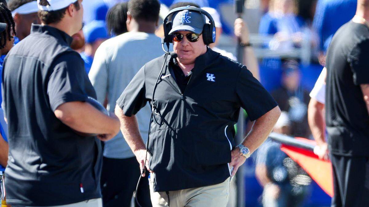 Kentucky Wildcats head coach Mark Stoops has led the Wildcats to bowl games in eight straight seasons.