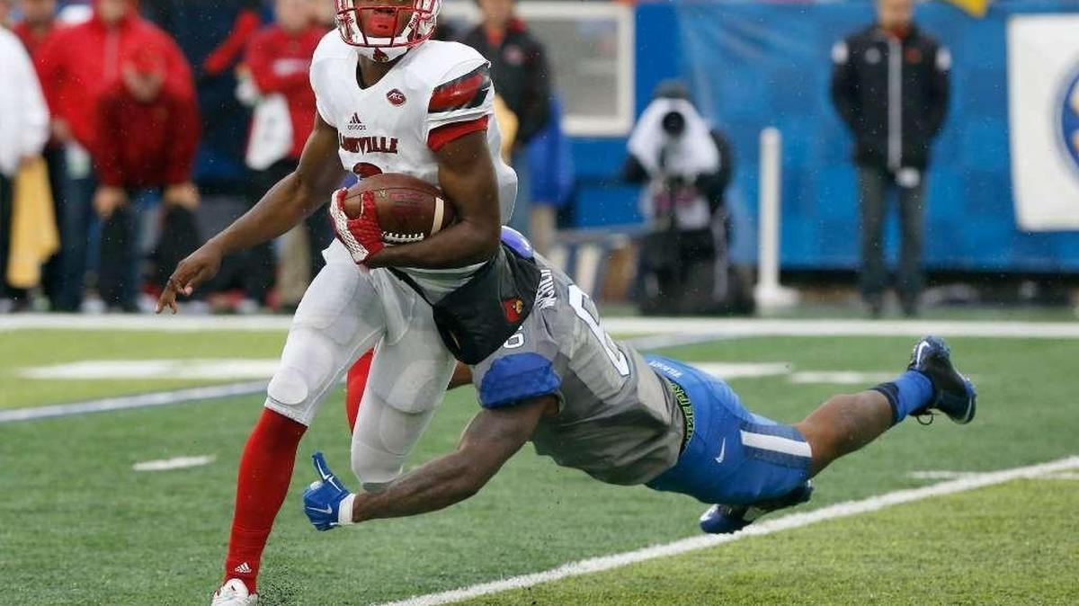 Louisville quarterback Lamar Jackson spent a lot of time eluding Kentucky tacklers while leading a Cardinals rally from 24-7 down at halftime to a 38-24 victory in last season’s UK-U of L game in Commonwealth Stadium.