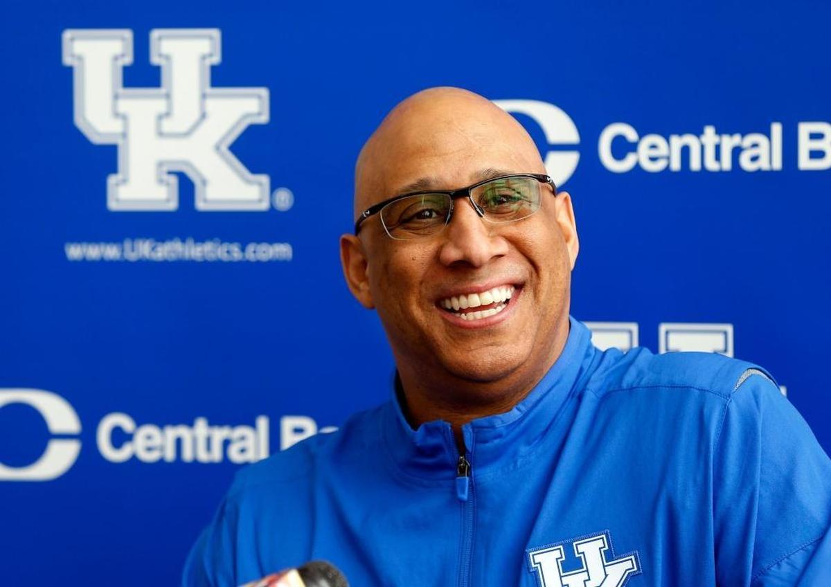 Kentucky wide receivers coach Michael Smith held the same position for five years at Arkansas.