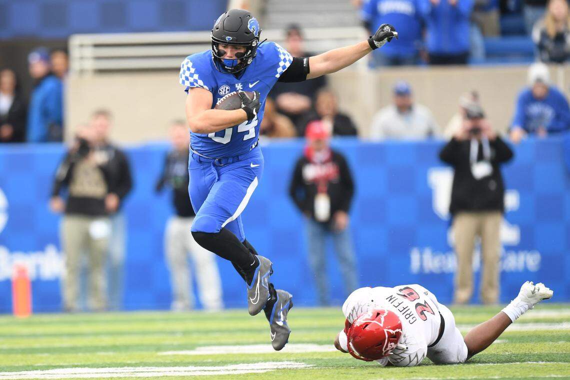 Josh Kattus projects as a starting tight end, but the competition at the position is fierce for UK this season.