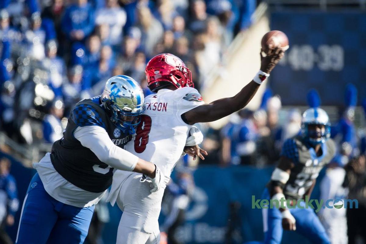 Kentucky senior nose guard Quinton Bohanna (95) has been a staple in the middle of the UK defensive line for four seasons.