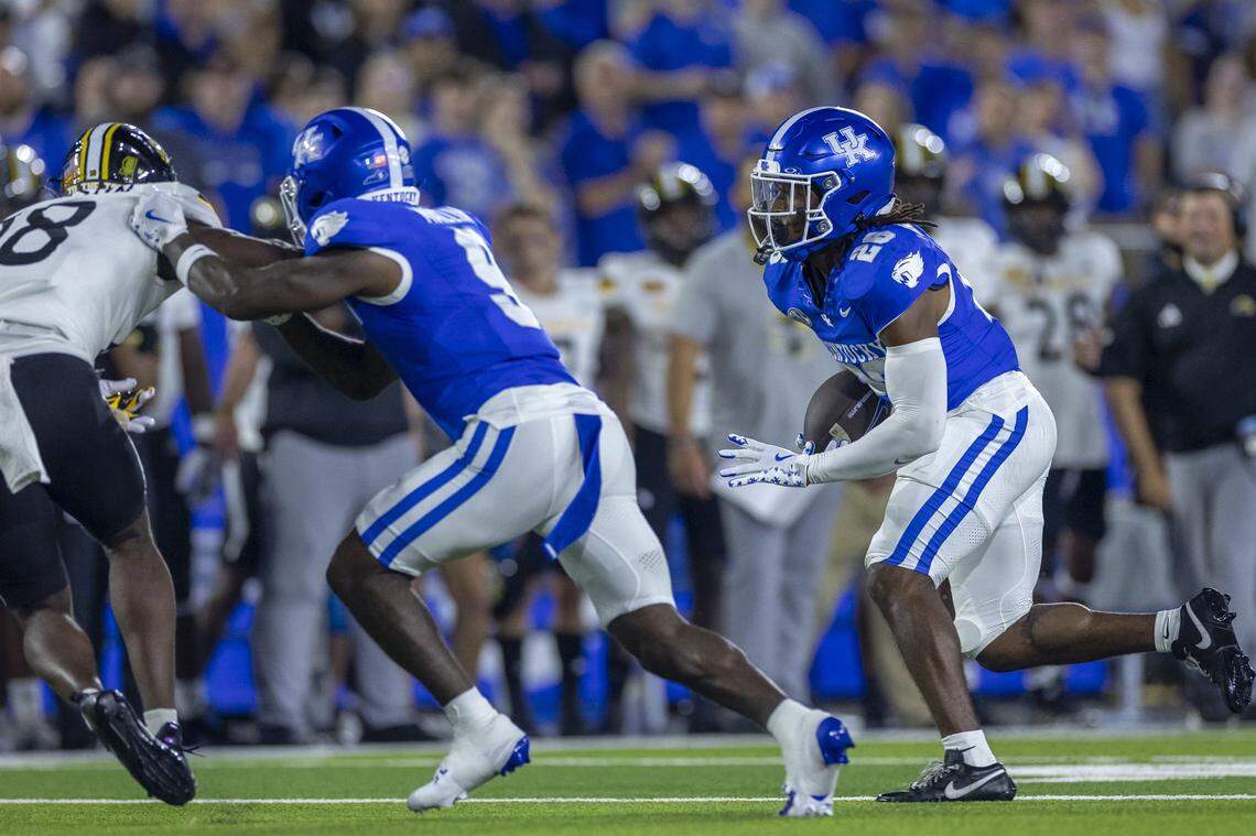 Kentucky Wildcats running back Jason Patterson wears the No. 26 jersey Benny Snell previously starred in.