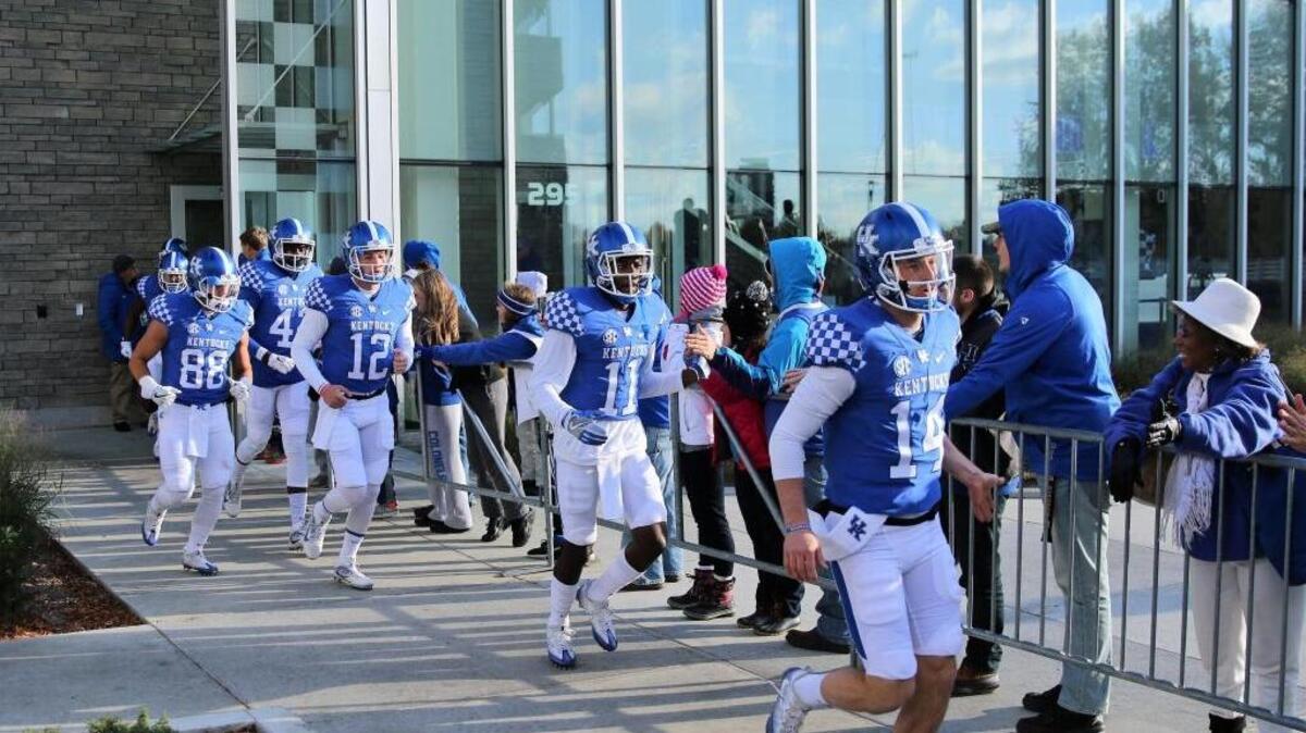 Kentucky football fans bought out the school’s initial allotment of 8,000 bowl tickets in three days. Plenty more tickets are available.