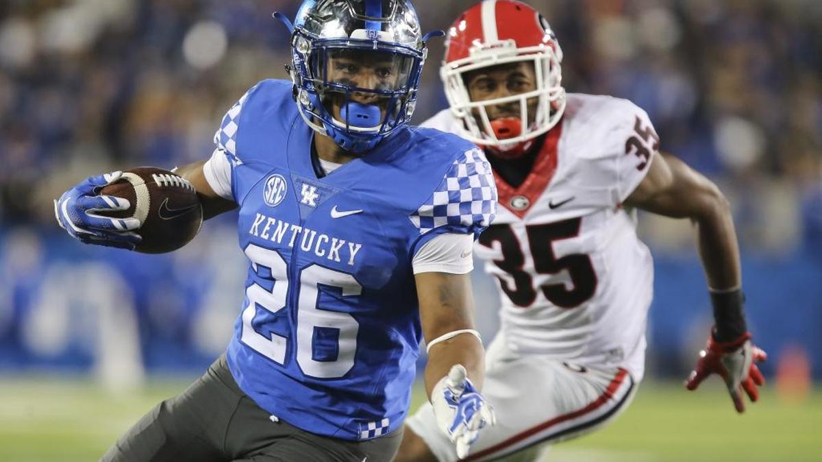 Benny Snell and Kentucky will host Austin Peay on Nov. 19.
