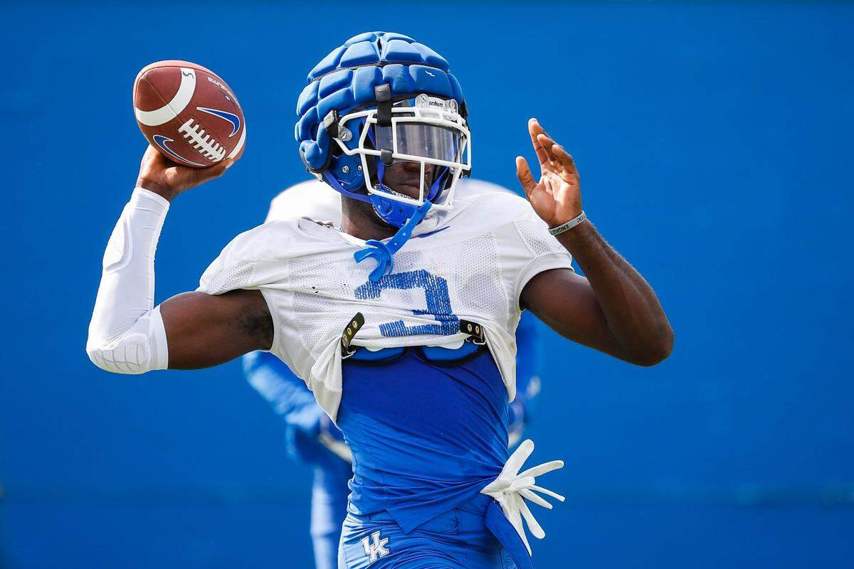 A former four-star recruit, Alex Afari shined with six tackles, 1.5 tackles for loss and one sack in his Kentucky debut.