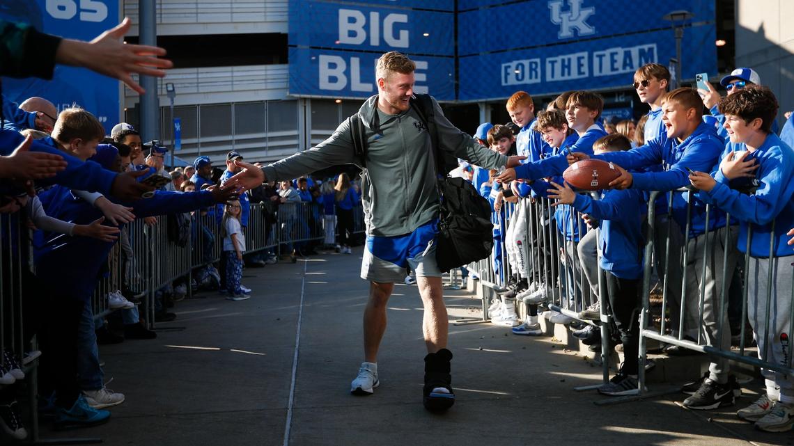 Will Levis will not play for Kentucky football against South Carolina due to injury