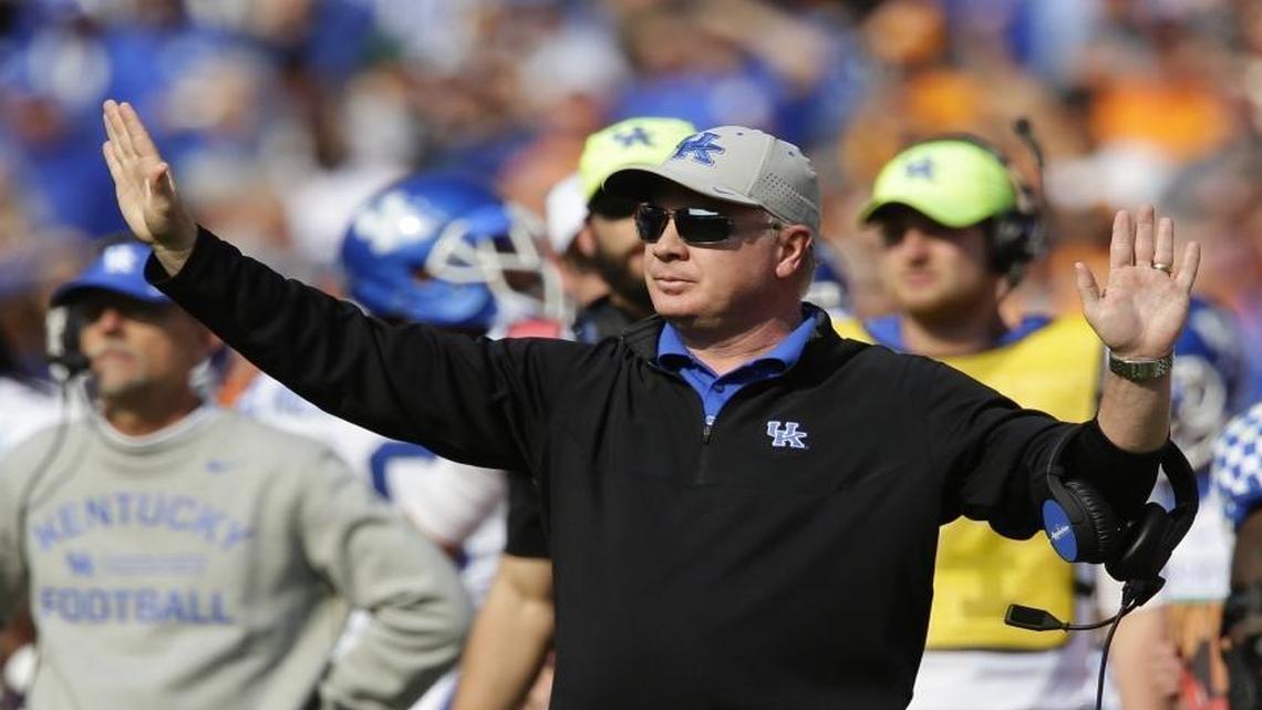 UK Coach Mark Stoops picked up commitments from two class of 2017 recruits earlier this week.