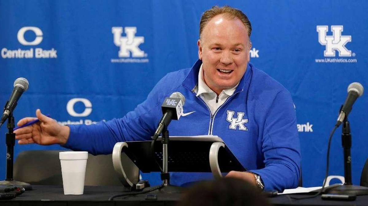 Kentucky coach Mark Stoops and staff picked up a commitment from a three-star cornerback out of Fort Lauderdale on Thursday night. Michael Nesbitt had five SEC schools among his final choices.