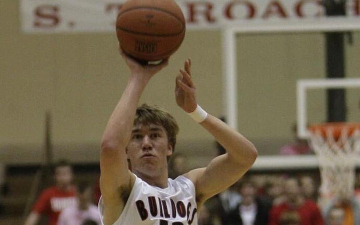 Tod Lanter, put in three of his 12 points as Anderson County defeated Dunbar 60-47 on Friday February 13, 2009 in Lexington, Ky.